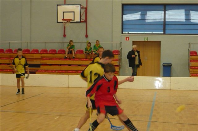 Finał wojewódzki w unihokeju - SP Kołaczkowo wywalczyło 4 miejsce