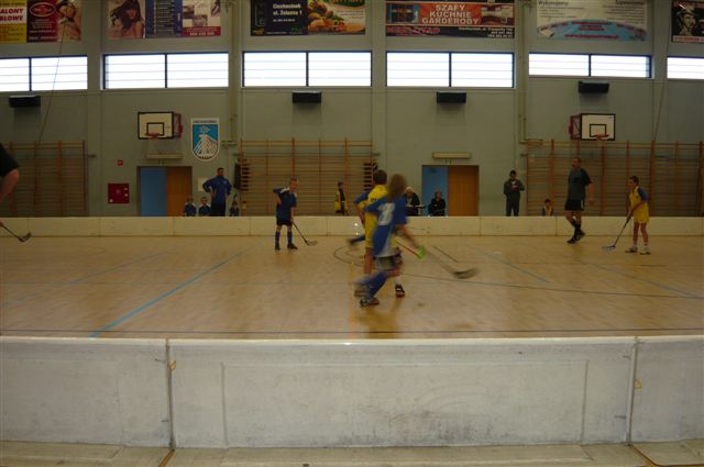 Finał wojewódzki w unihokeju - SP Kołaczkowo wywalczyło 4 miejsce