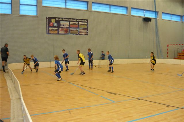 Finał wojewódzki w unihokeju - SP Kołaczkowo wywalczyło 4 miejsce