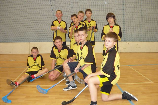 Finał wojewódzki w unihokeju - SP Kołaczkowo wywalczyło 4 miejsce