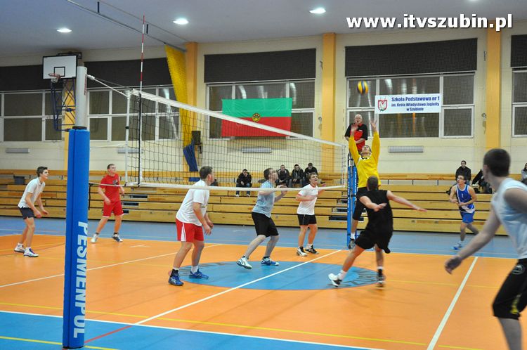 Zimowy Turniej w Piłce Siatkowej o puchar Prezesa STS Salsa 2011.