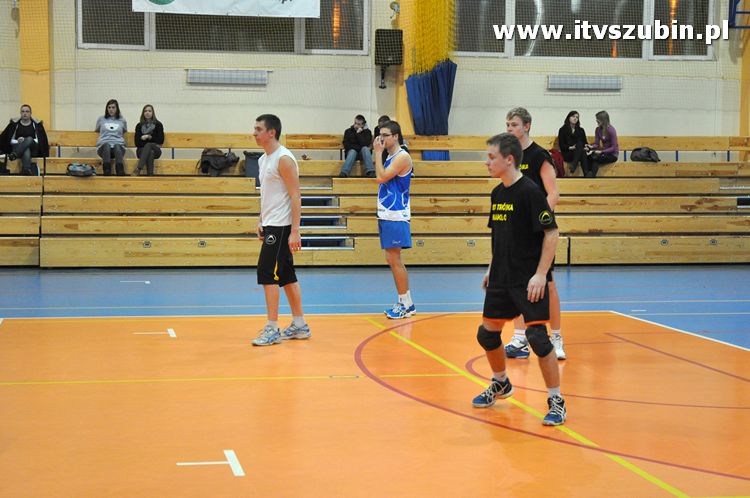 Zimowy Turniej w Piłce Siatkowej o puchar Prezesa STS Salsa 2011.