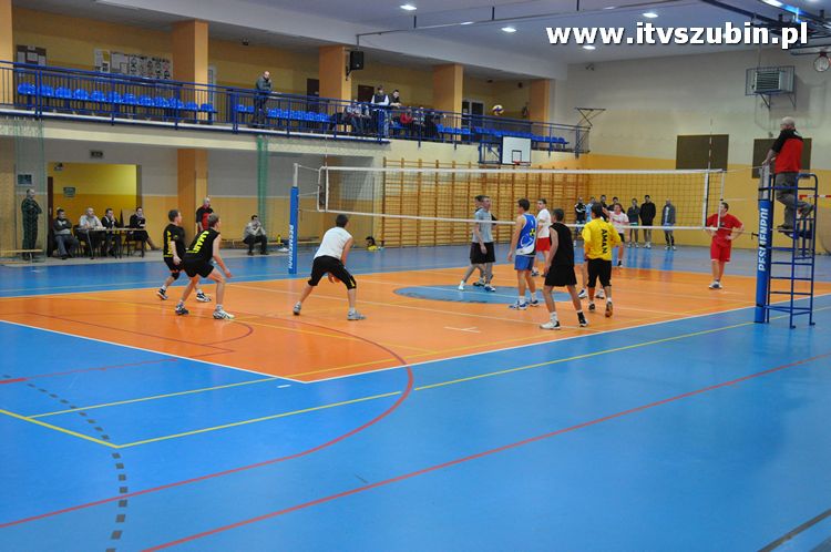 Zimowy Turniej w Piłce Siatkowej o puchar Prezesa STS Salsa 2011.