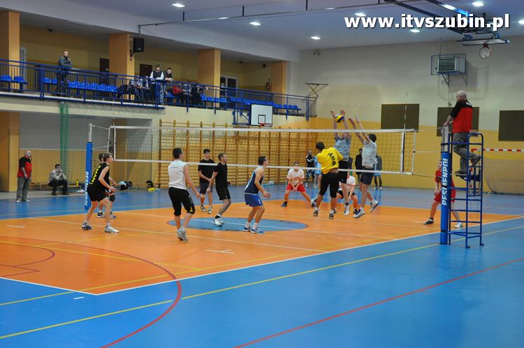 Zimowy Turniej w Piłce Siatkowej o puchar Prezesa STS Salsa 2011.