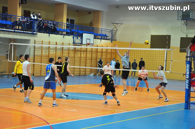 Zimowy Turniej w Piłce Siatkowej o puchar Prezesa STS Salsa 2011.