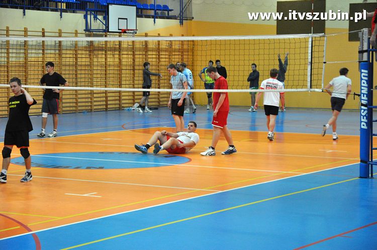 Zimowy Turniej w Piłce Siatkowej o puchar Prezesa STS Salsa 2011.