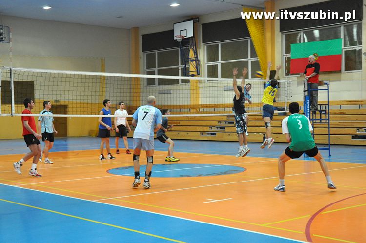 Zimowy Turniej w Piłce Siatkowej o puchar Prezesa STS Salsa 2011.