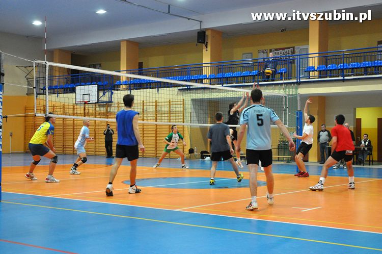 Zimowy Turniej w Piłce Siatkowej o puchar Prezesa STS Salsa 2011.