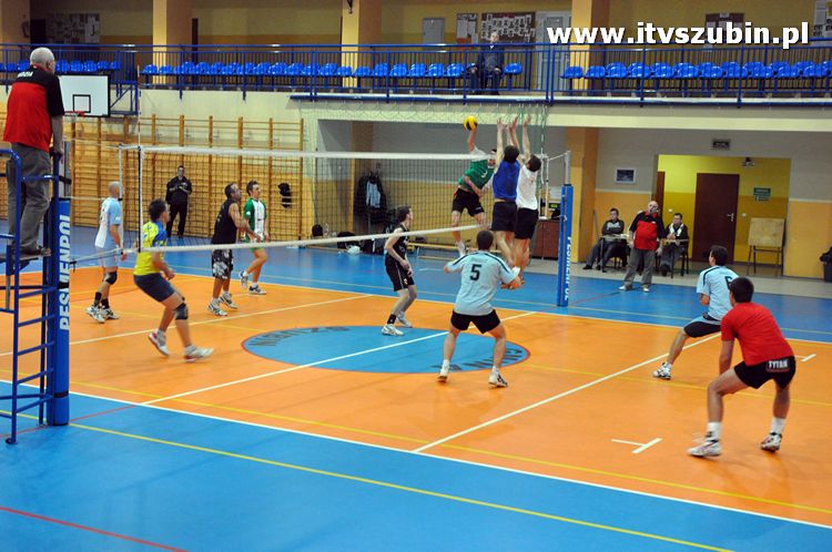 Zimowy Turniej w Piłce Siatkowej o puchar Prezesa STS Salsa 2011.