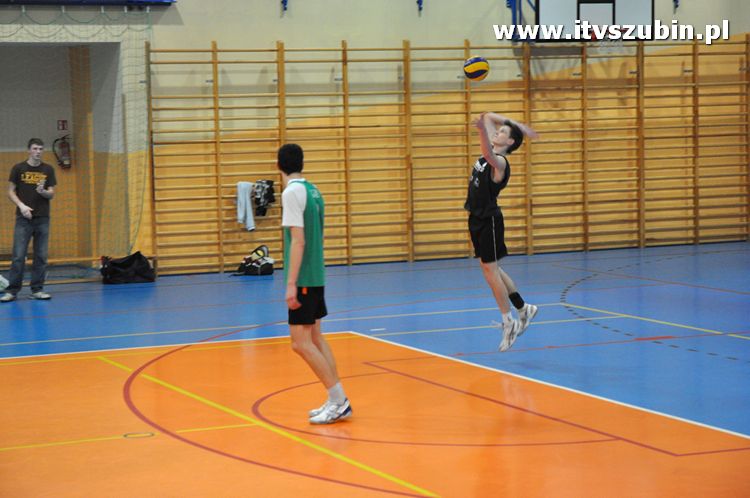 Zimowy Turniej w Piłce Siatkowej o puchar Prezesa STS Salsa 2011.