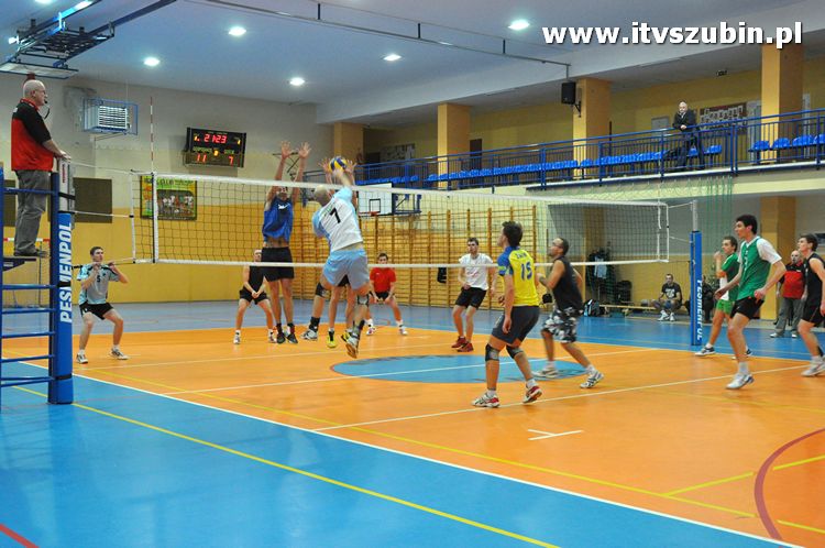 Zimowy Turniej w Piłce Siatkowej o puchar Prezesa STS Salsa 2011.