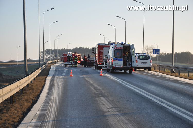 Kolizja drogowa na zjeździe z obwodnicy Szubina.