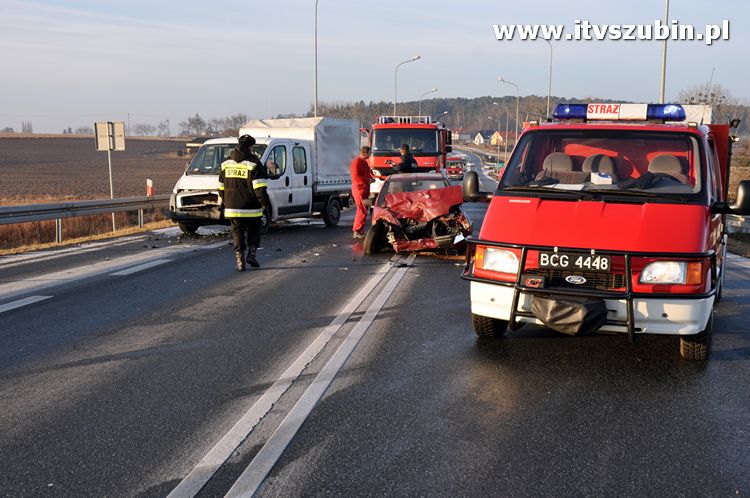 Kolizja drogowa na zjeździe z obwodnicy Szubina.