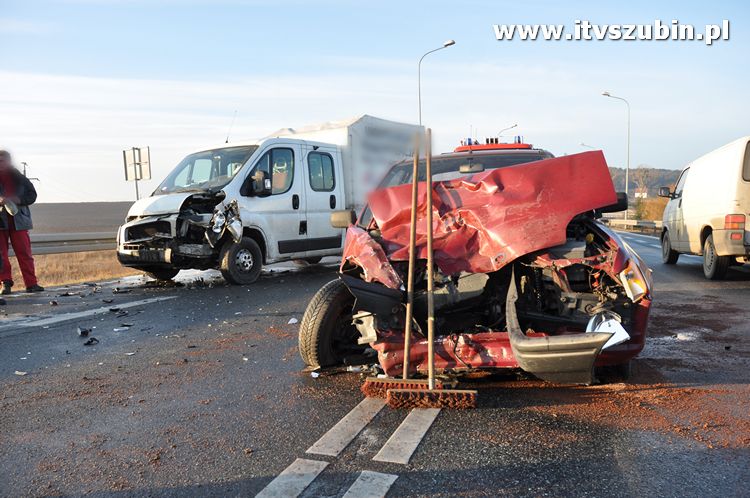Kolizja drogowa na zjeździe z obwodnicy Szubina.
