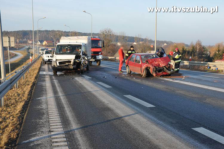 Kolizja drogowa na zjeździe z obwodnicy Szubina.