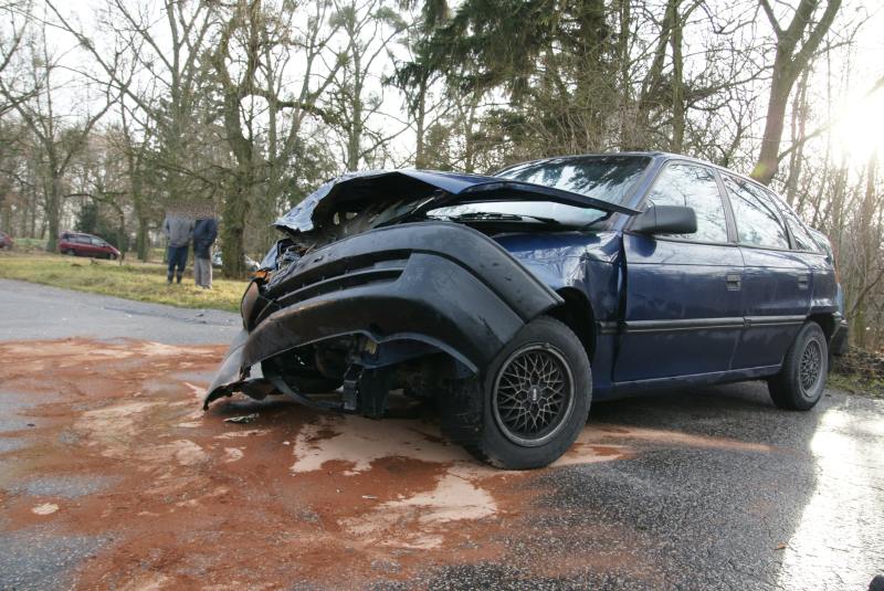 Szklanka na drogach i czołówka w Miastowicach.