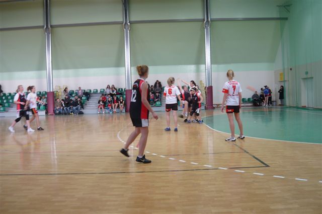 Ćwierćfinał wojewódzki w piłce ręcznej dziewcząt.