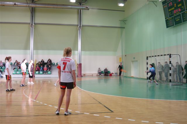 Ćwierćfinał wojewódzki w piłce ręcznej dziewcząt.