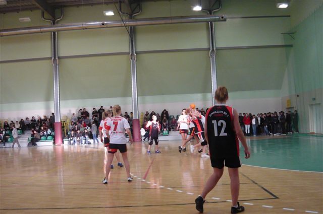 Ćwierćfinał wojewódzki w piłce ręcznej dziewcząt.