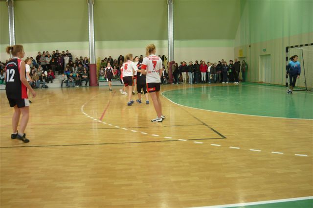 Ćwierćfinał wojewódzki w piłce ręcznej dziewcząt.