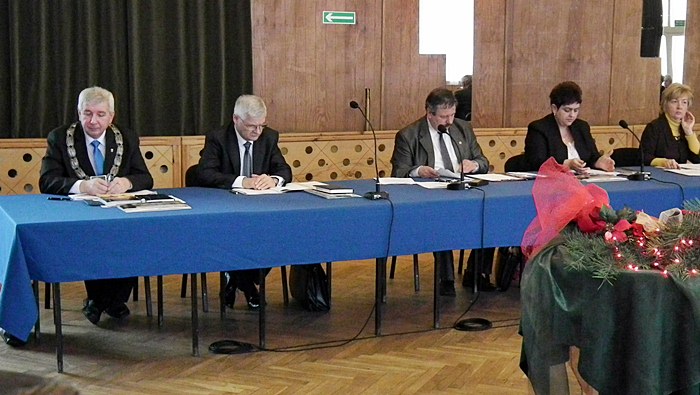 Budżet powiatu na 2012 rok przyjęty