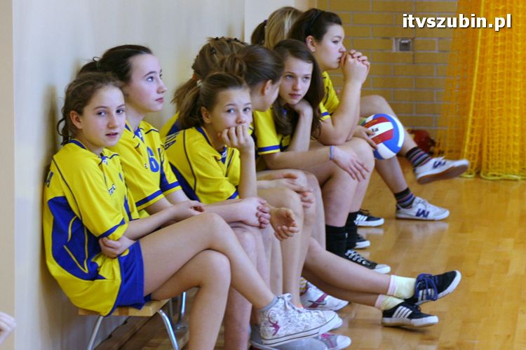 Szkoła Podstawowa z Królikowa wygrywa mistrzostwa powiatu w mini siatkówce