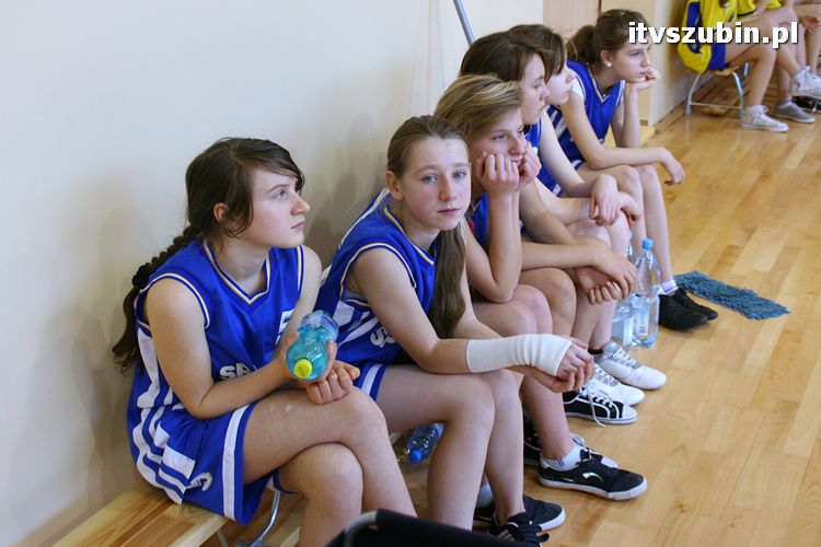 Szkoła Podstawowa z Królikowa wygrywa mistrzostwa powiatu w mini siatkówce