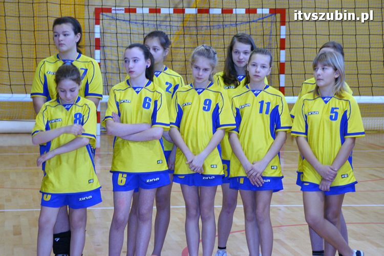 Szkoła Podstawowa z Królikowa wygrywa mistrzostwa powiatu w mini siatkówce