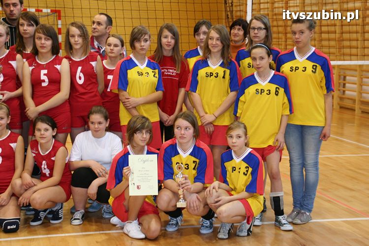 Szkoła Podstawowa z Królikowa wygrywa mistrzostwa powiatu w mini siatkówce