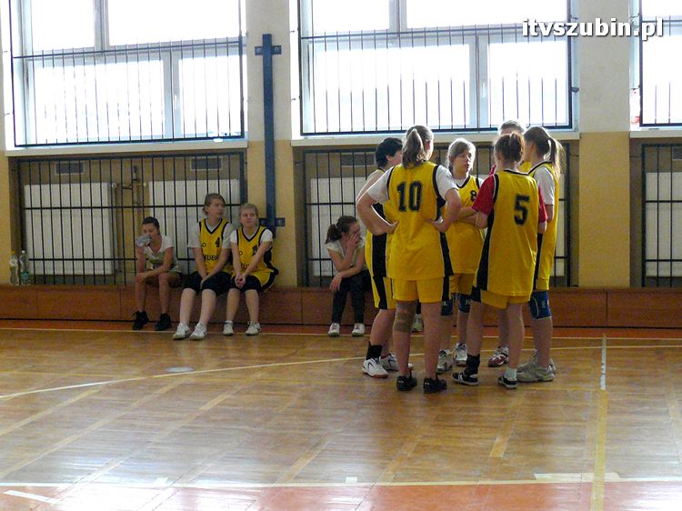 Gminne zawody w piłce siatkowej dziewcząt Szkół Ponadgimnazjalnych