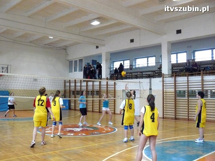 Gminne zawody w piłce siatkowej dziewcząt Szkół Ponadgimnazjalnych