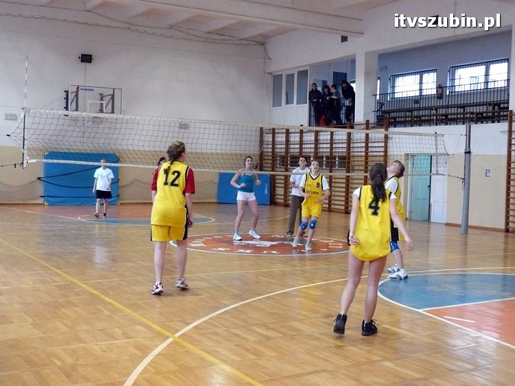 Gminne zawody w piłce siatkowej dziewcząt Szkół Ponadgimnazjalnych