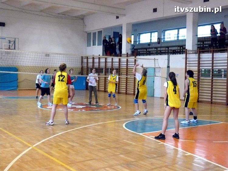 Gminne zawody w piłce siatkowej dziewcząt Szkół Ponadgimnazjalnych