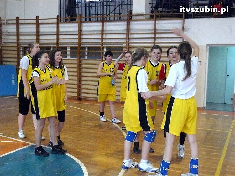 Gminne zawody w piłce siatkowej dziewcząt Szkół Ponadgimnazjalnych