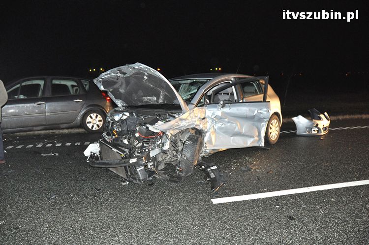 Wpadek z udziałem trzech samochodów na obwodnicy Szubina