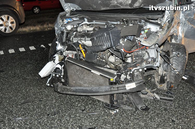 Wpadek z udziałem trzech samochodów na obwodnicy Szubina