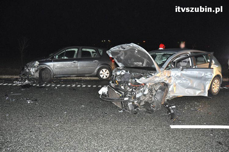 Wpadek z udziałem trzech samochodów na obwodnicy Szubina