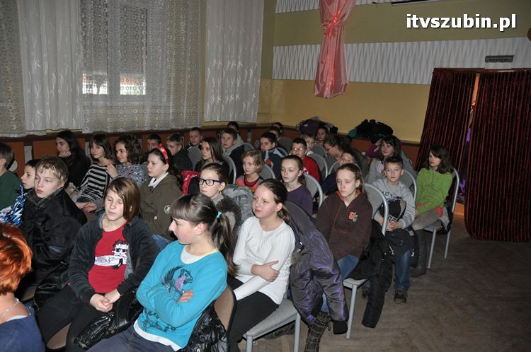 Jasełka w wykonaniu uczniów i nauczycieli z ZSS w Szubinie