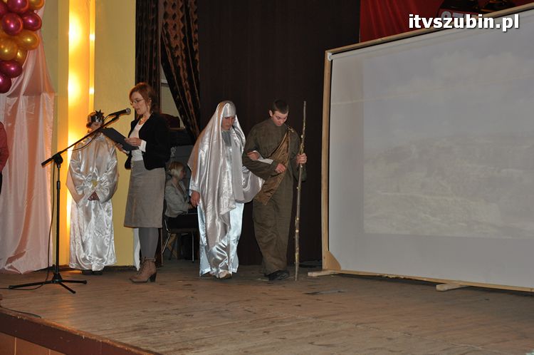 Jasełka w wykonaniu uczniów i nauczycieli z ZSS w Szubinie