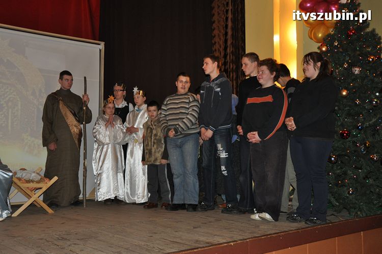 Jasełka w wykonaniu uczniów i nauczycieli z ZSS w Szubinie