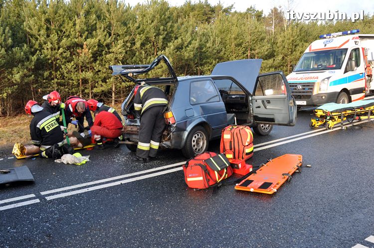 Wypadek trzech samochodów na krajowej 5, dwie osoby trafiły do szpitala