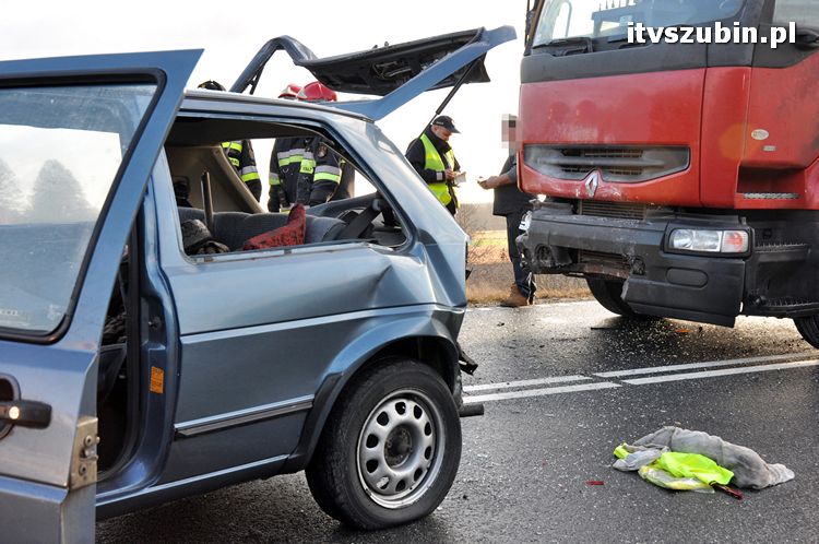 Wypadek trzech samochodów na krajowej 5, dwie osoby trafiły do szpitala