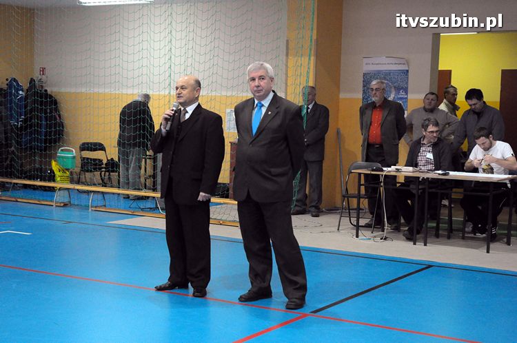 Drużyna Brzysko-Rol Brzyskorzystewko wygrała II Turniej Halowy Seniorów Piłki Nożnej o Puchar Burmistrza Szubina