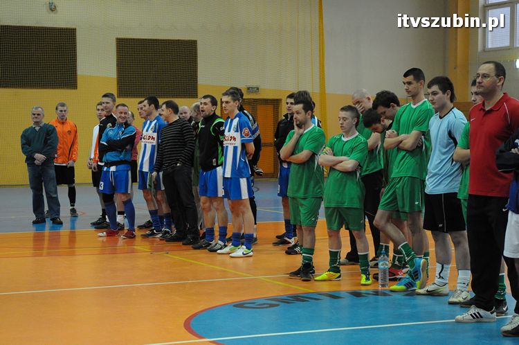 Drużyna Brzysko-Rol Brzyskorzystewko wygrała II Turniej Halowy Seniorów Piłki Nożnej o Puchar Burmistrza Szubina