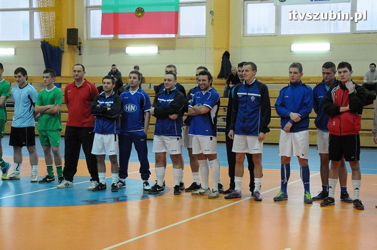 Drużyna Brzysko-Rol Brzyskorzystewko wygrała II Turniej Halowy Seniorów Piłki Nożnej o Puchar Burmistrza Szubina