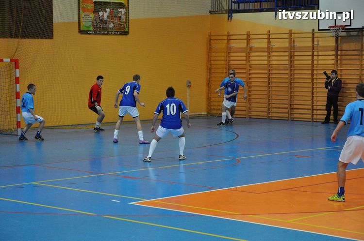 Drużyna Brzysko-Rol Brzyskorzystewko wygrała II Turniej Halowy Seniorów Piłki Nożnej o Puchar Burmistrza Szubina
