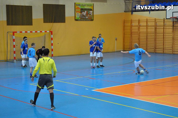 Drużyna Brzysko-Rol Brzyskorzystewko wygrała II Turniej Halowy Seniorów Piłki Nożnej o Puchar Burmistrza Szubina