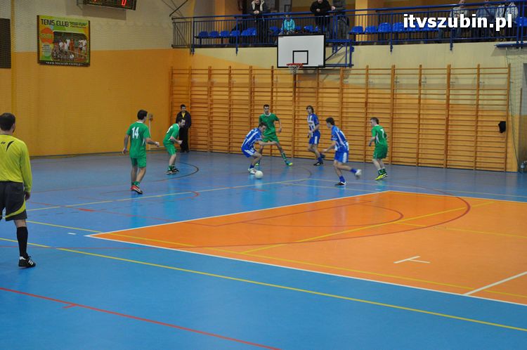 Drużyna Brzysko-Rol Brzyskorzystewko wygrała II Turniej Halowy Seniorów Piłki Nożnej o Puchar Burmistrza Szubina