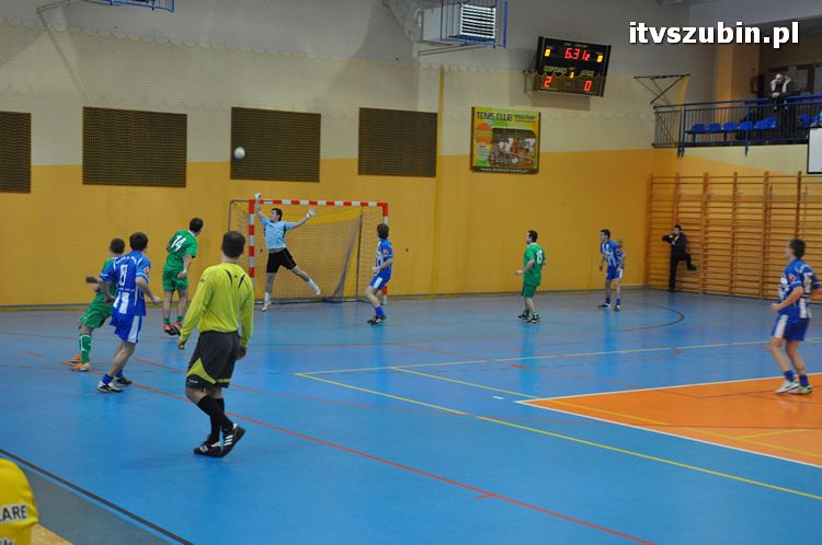 Drużyna Brzysko-Rol Brzyskorzystewko wygrała II Turniej Halowy Seniorów Piłki Nożnej o Puchar Burmistrza Szubina