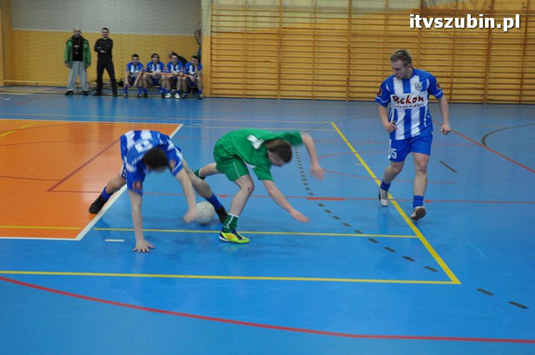 Drużyna Brzysko-Rol Brzyskorzystewko wygrała II Turniej Halowy Seniorów Piłki Nożnej o Puchar Burmistrza Szubina